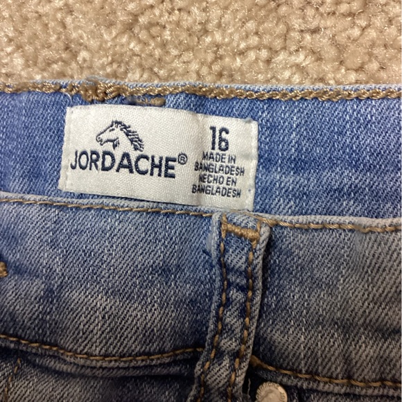 Girls shorts - Picture 3 of 4